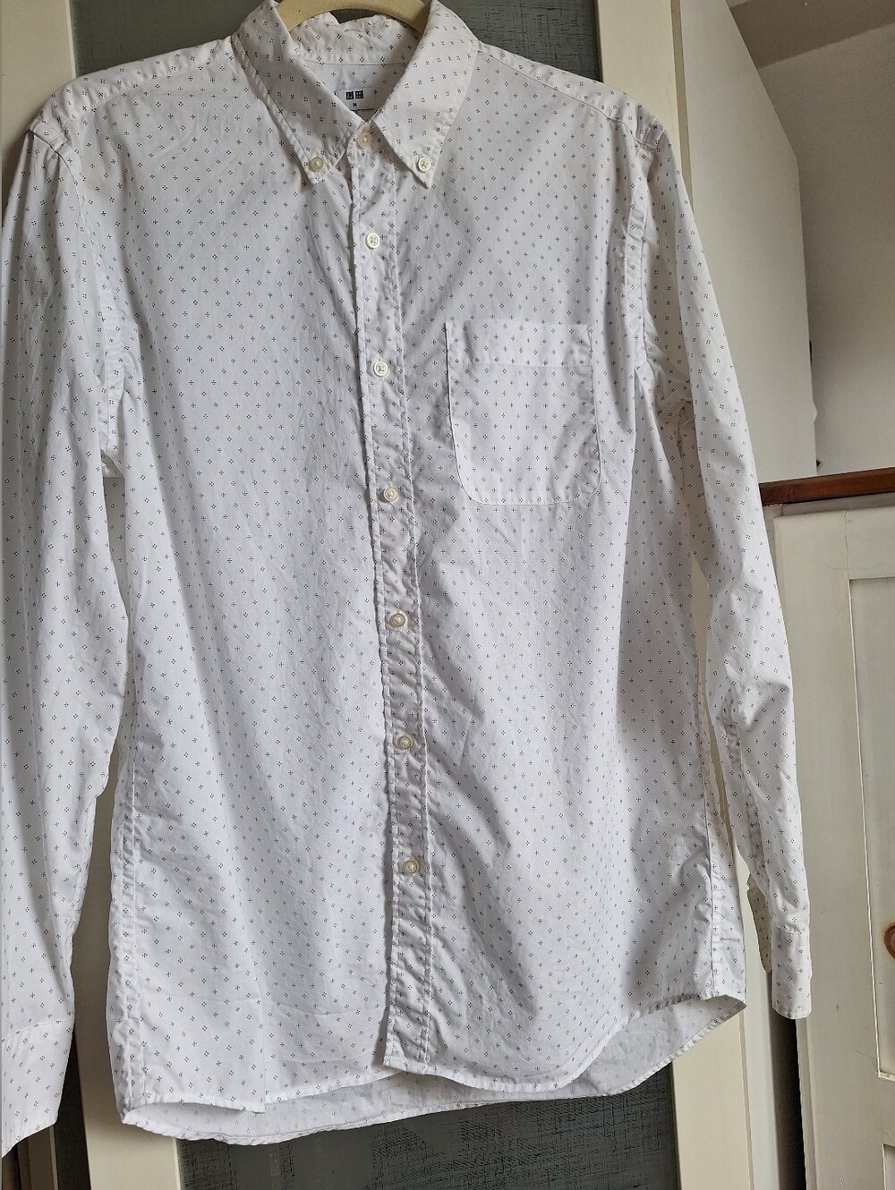 Uniqlo M White Oxford Shirt Small Print